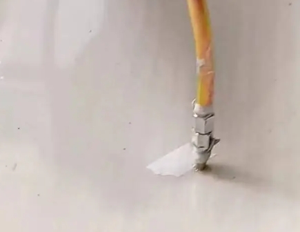 兴县瓷砖空鼓维修公司专业解答在瓷砖铺贴过程中，如果使用的砂料过粗（如全部使用了粗砂），可能会导致以下问题